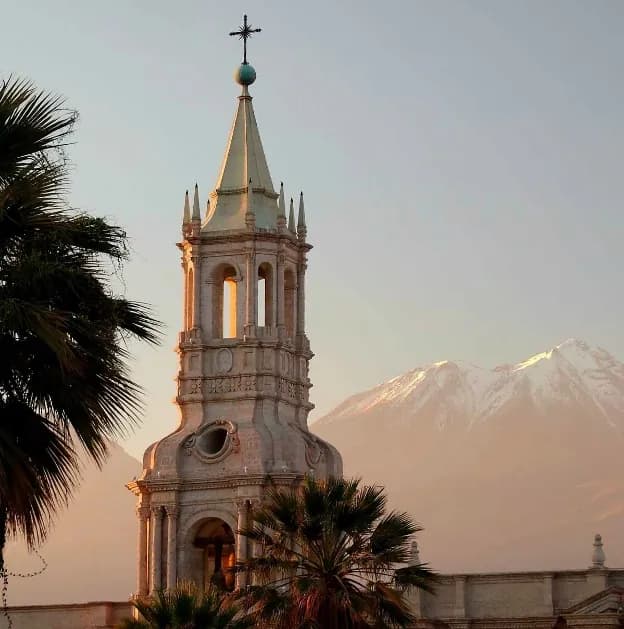 La Catedral y el Misti